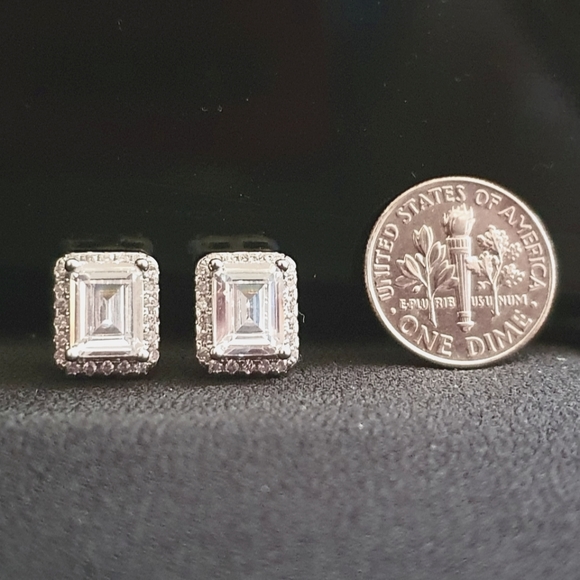 Elegant Rectangle Diamond Earrings - Picture 3 of 3